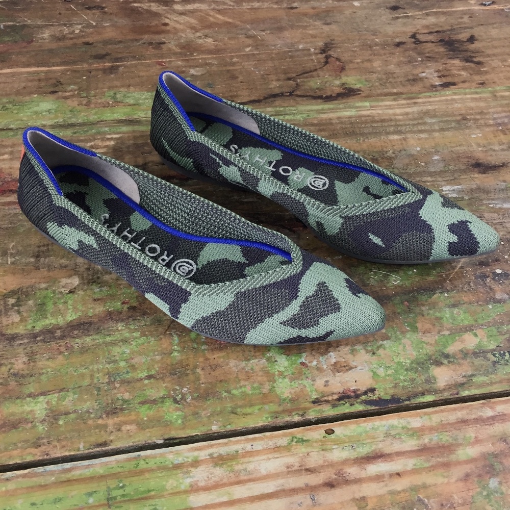 Green black Camo Rothy's point flats 7 EUC